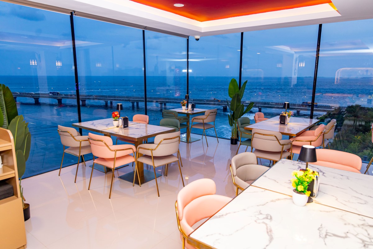 Lazeez Gourmet interior