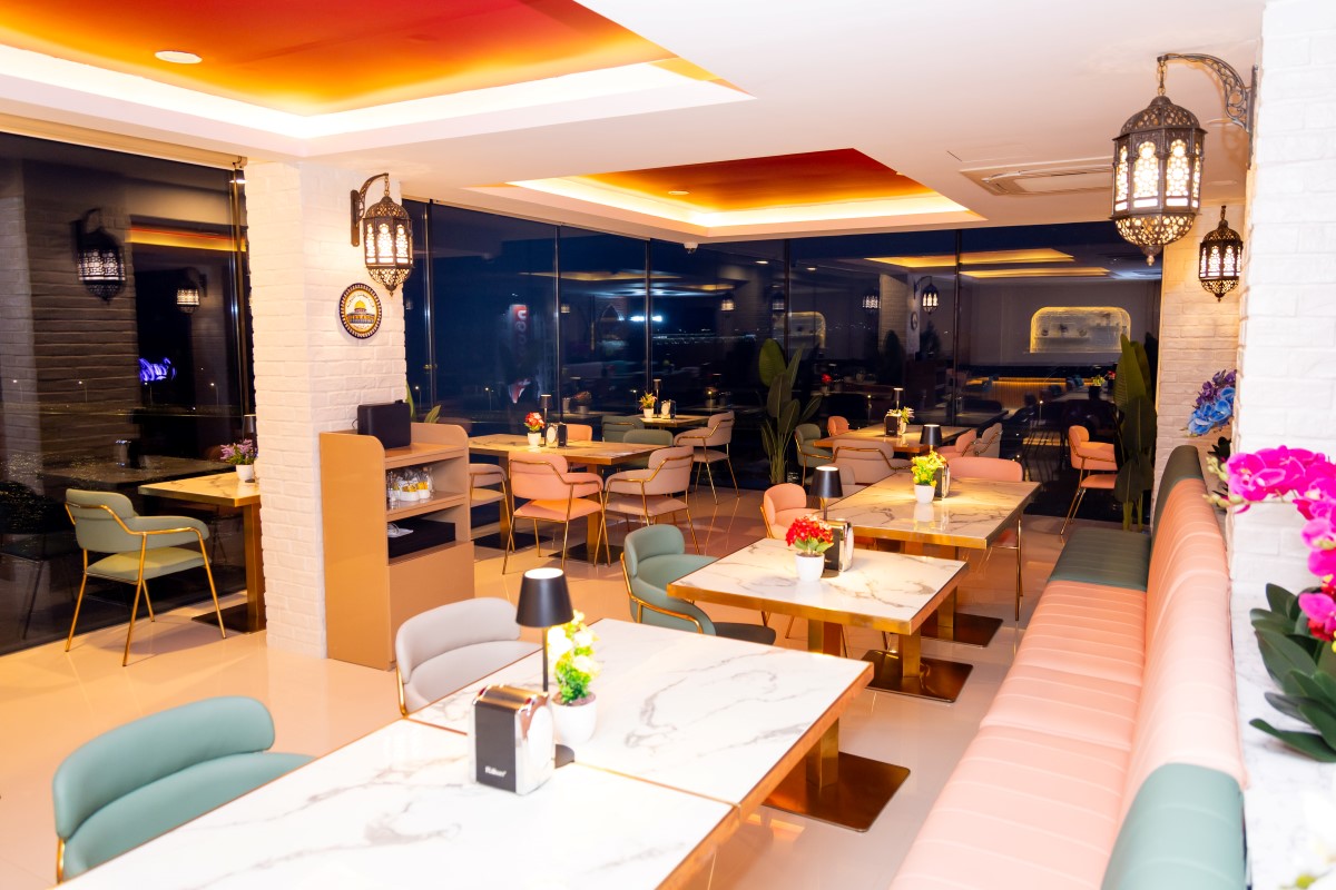 Lazeez Gourmet interior