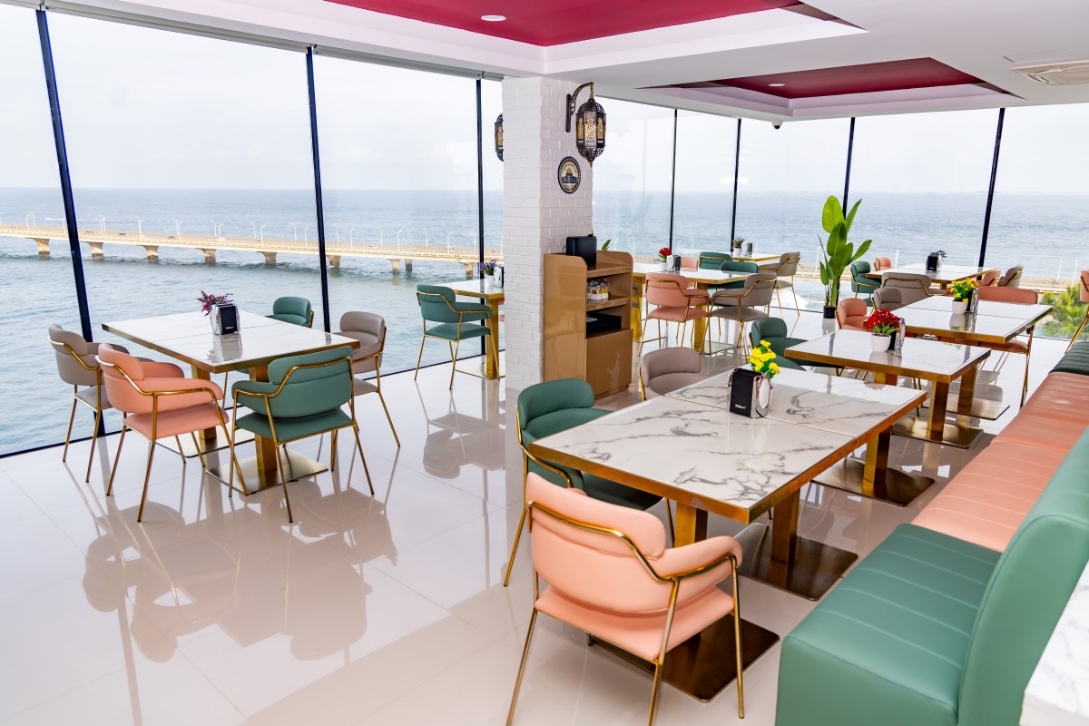 Lazeez Gourmet interior