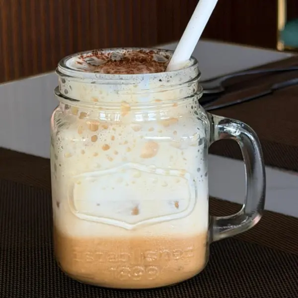 Iced spanish latte
